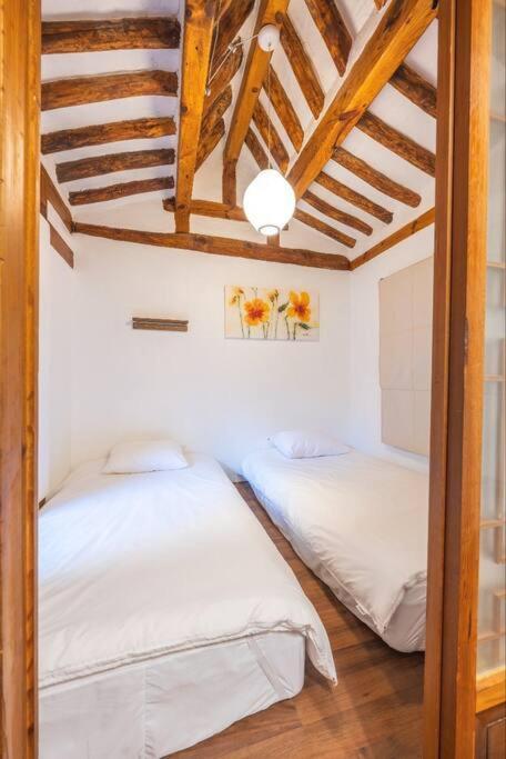 Yeonandang Hanok Apartment